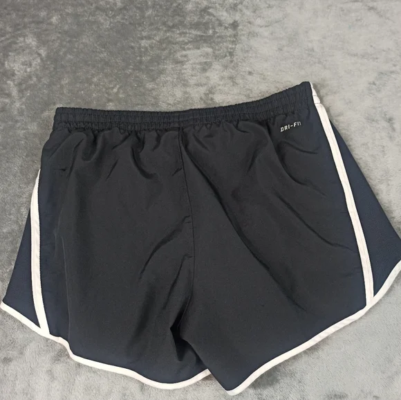 Nike Women's Black Athletic Dri-fit Shorts Lined Size Medium - Picture 3 of 10